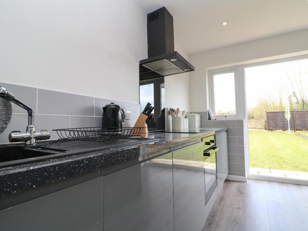 Honeystones Witney Exterior photo