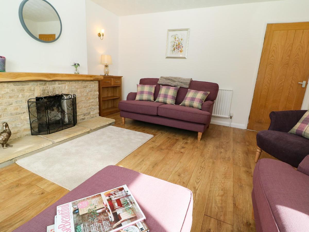 Honeystones Witney Exterior photo