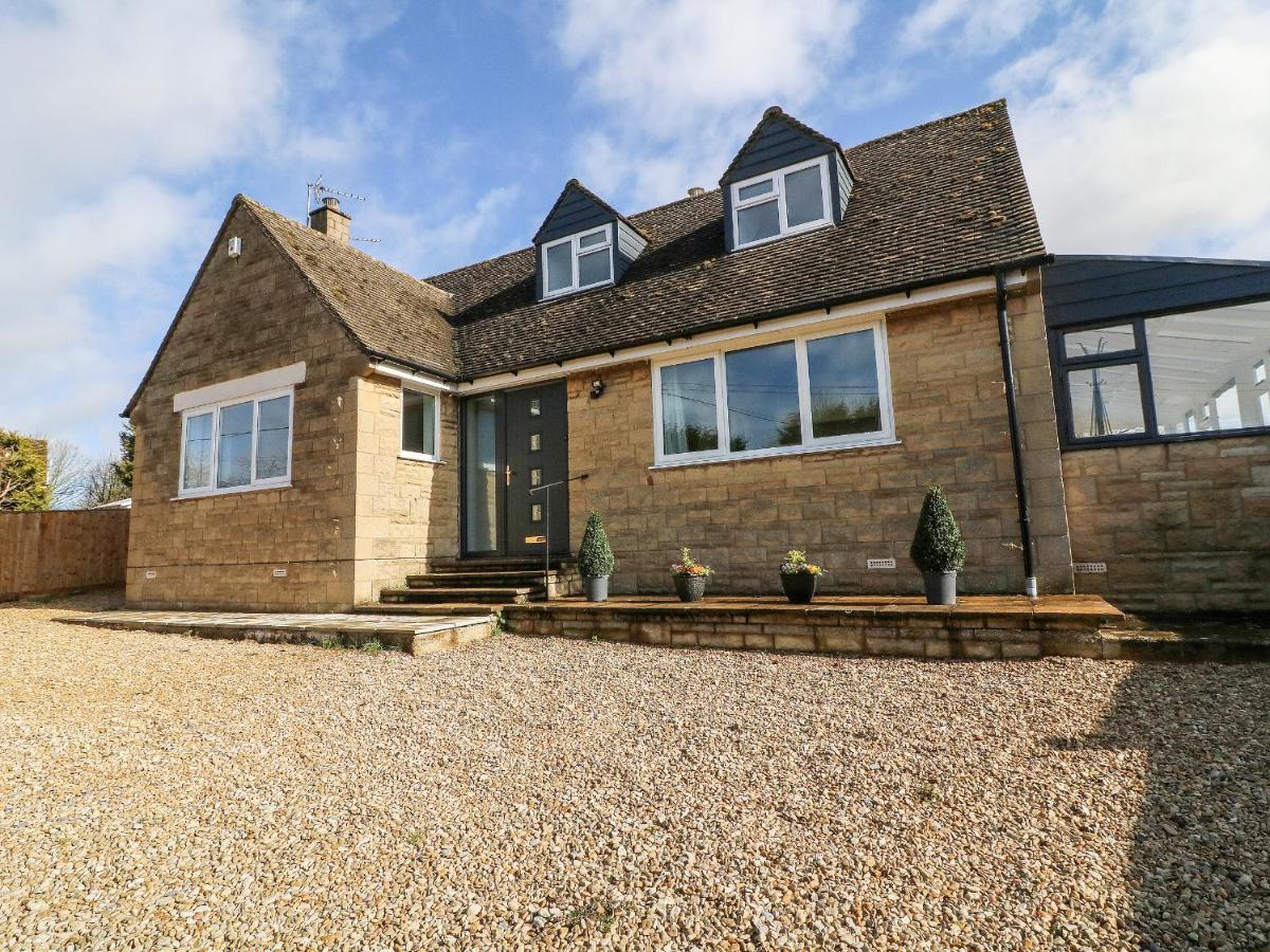 Honeystones Witney Exterior photo